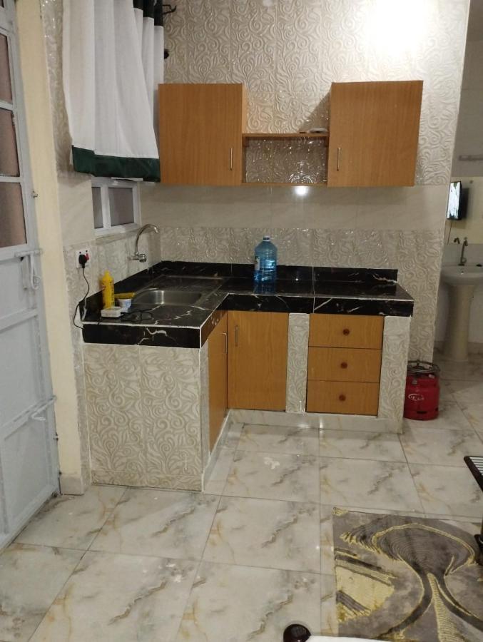 Bed and Breakfast Divine Studio Момбаса Екстер'єр фото