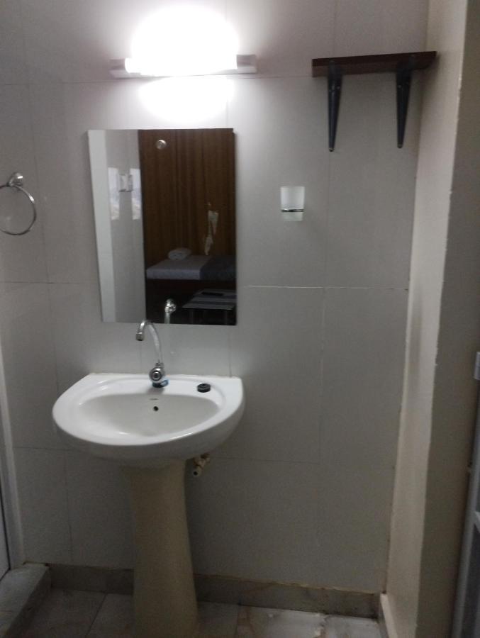Bed and Breakfast Divine Studio Момбаса Екстер'єр фото