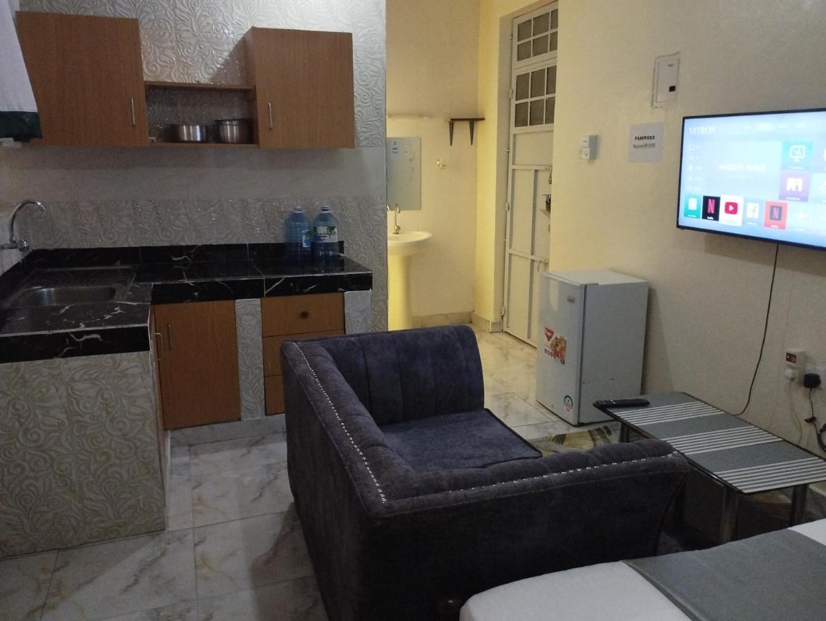 Bed and Breakfast Divine Studio Момбаса Екстер'єр фото