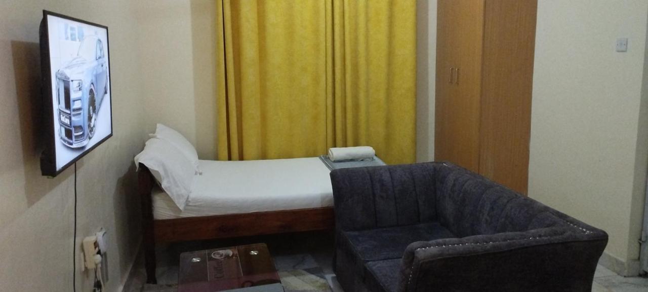 Bed and Breakfast Divine Studio Момбаса Екстер'єр фото